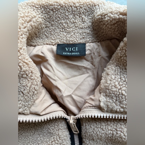New Vici Chill Whispers Contrast Trim Shearling Jacket, Size XS - Picture 8 of 9